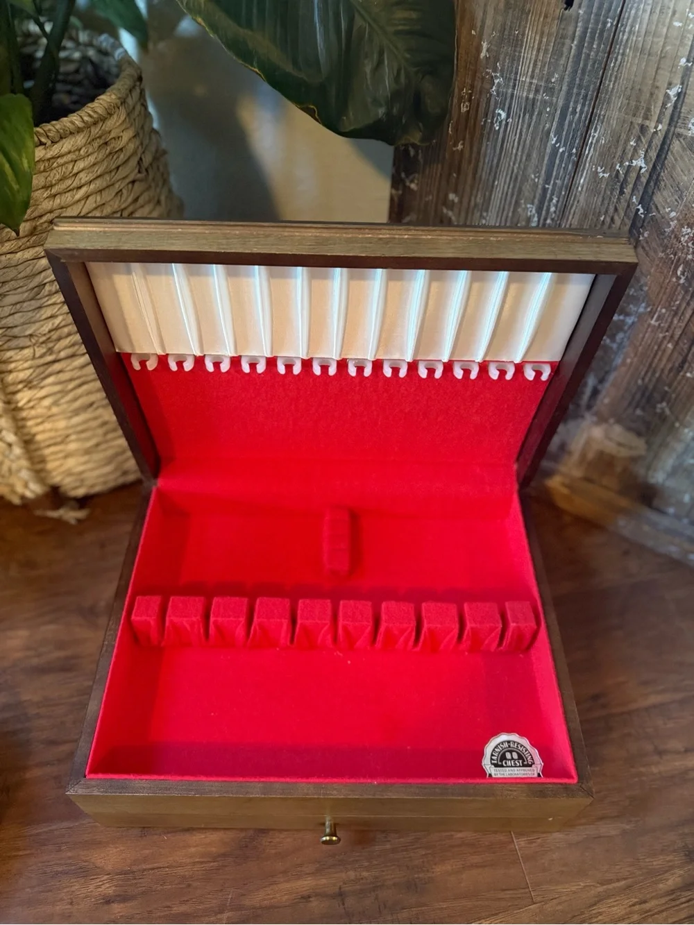 Vintage International Silver Co Large Silverware Chest Mahogany Veneer 14x11x5